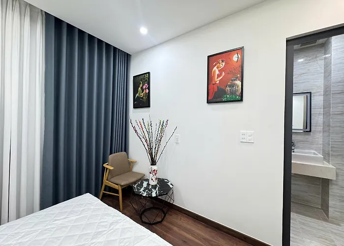 Khách sạn hẻo lánh Tứ Thiên *