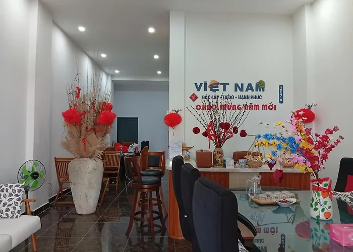 Khách sạn hẻo lánh Tứ Thiên *